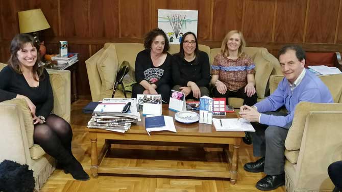 Reuni&oacute;n de enfermeras con el alcalde de Ar&eacute;valo.