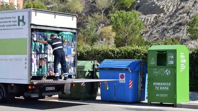 Recogida de ropa de Humana Fundaci&oacute;n.