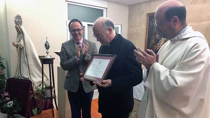 Entrega de reconocimientos en el triduo de la UCAV,