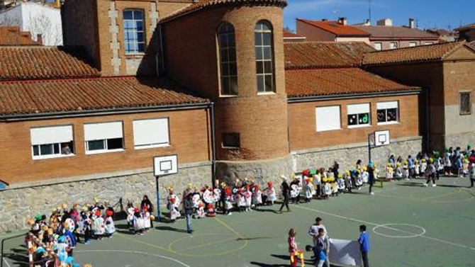 Desfile de Carnaval en el CEIP Cervantes.