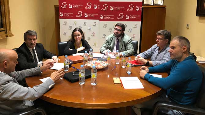 Mesa del Diálogo Social en el Ayuntamiento de Ávila.