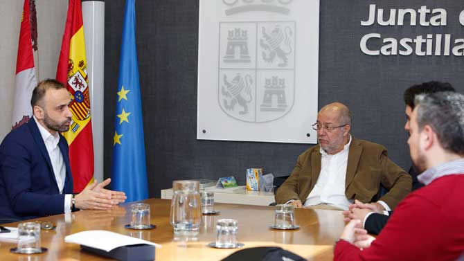 Reuni&oacute;n del vicepresidente de la Junta y el decano del Colegio de Periodistas de Castilla y Le&oacute;n.