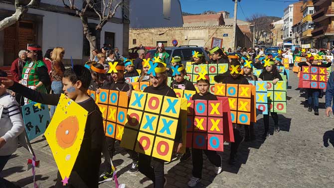 Desfile de Carnaval de escolares de Cebreros.