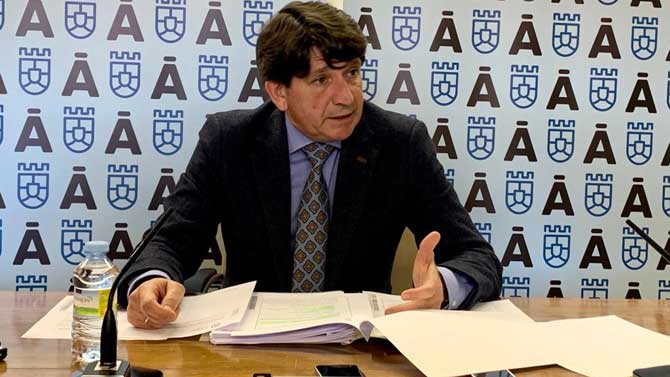 Juan Carlos Sánchez Mesón explica los acuerdos de la última Junta de Gobierno.