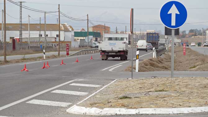 Control de tr&aacute;fico en una carretera de &Aacute;vila.