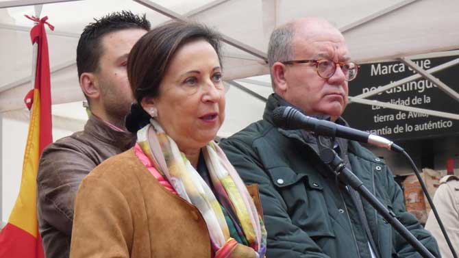 Imagen de archivo de Margarita Robles y Jesús Caro.