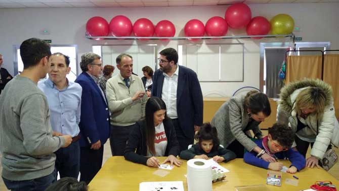 Visita del alcalde a los talleres de Pronisa.