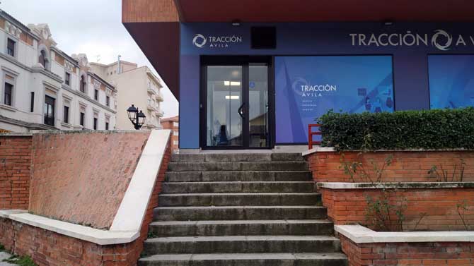 Sede de Tracci&oacute;n &Aacute;vila.
