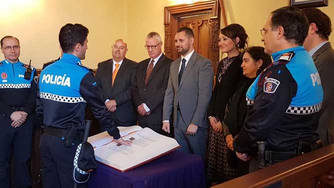 Toma de posesión de un nuevo agente de la Policía Local.