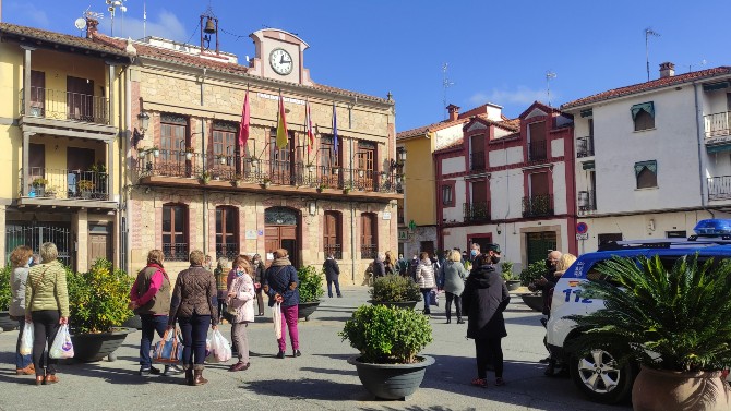 Concentracion en Candeleda contra la inseguridad ciudadana.
