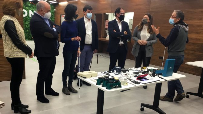 Representantes del PP en la sede de la ONCE en Ávila.