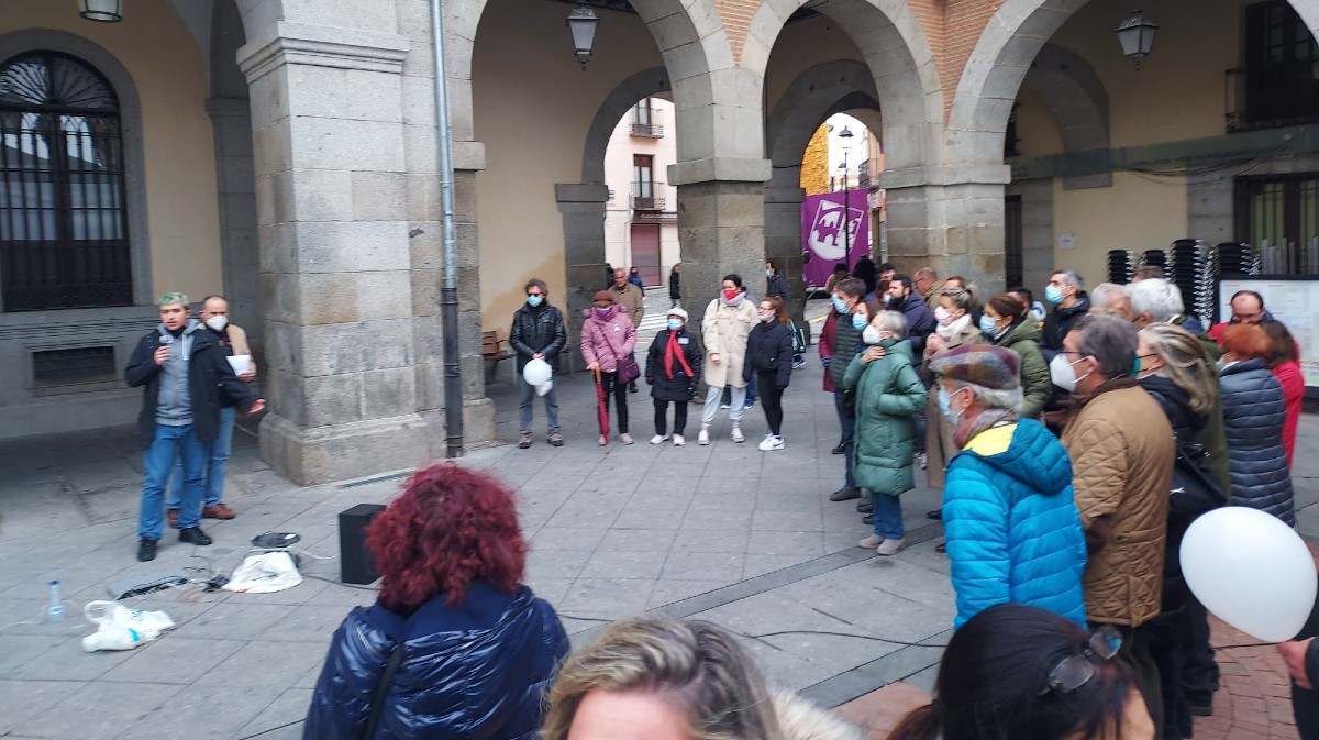 Concentración de rechazo a la invasión de Ucrania en Ávila.