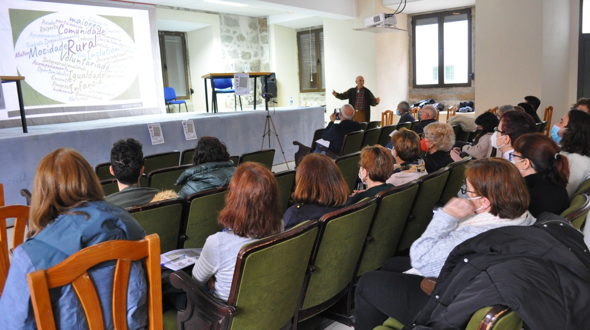 Jornada sobre los cuidados en San Bartolomé de Pinares.