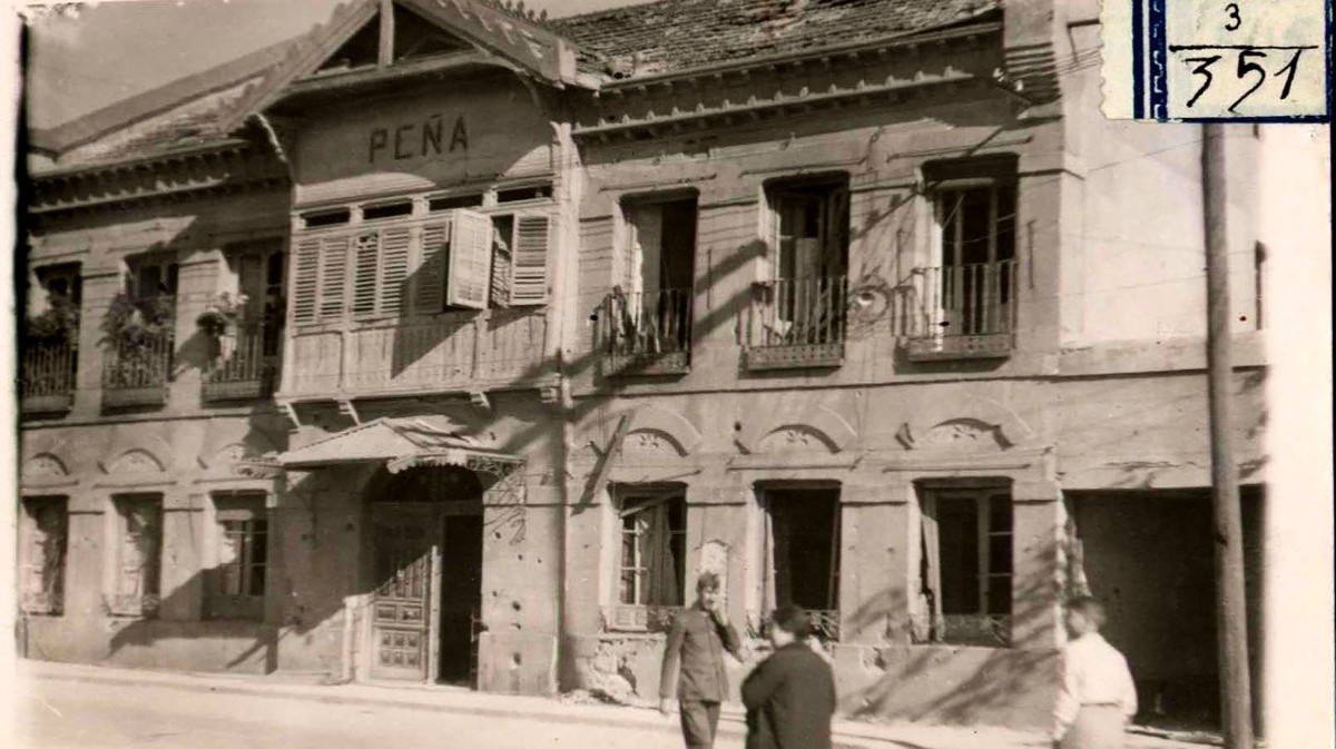 Efectos de bombardeo en Ávila. Foto Mayoral, 1937. BNE.
