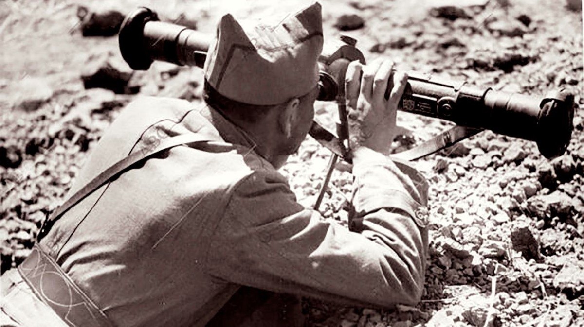 Miliciano en el frente del sector Navalperal-Cebreros. Foto Alfonfo. SABC 21/7/1936.