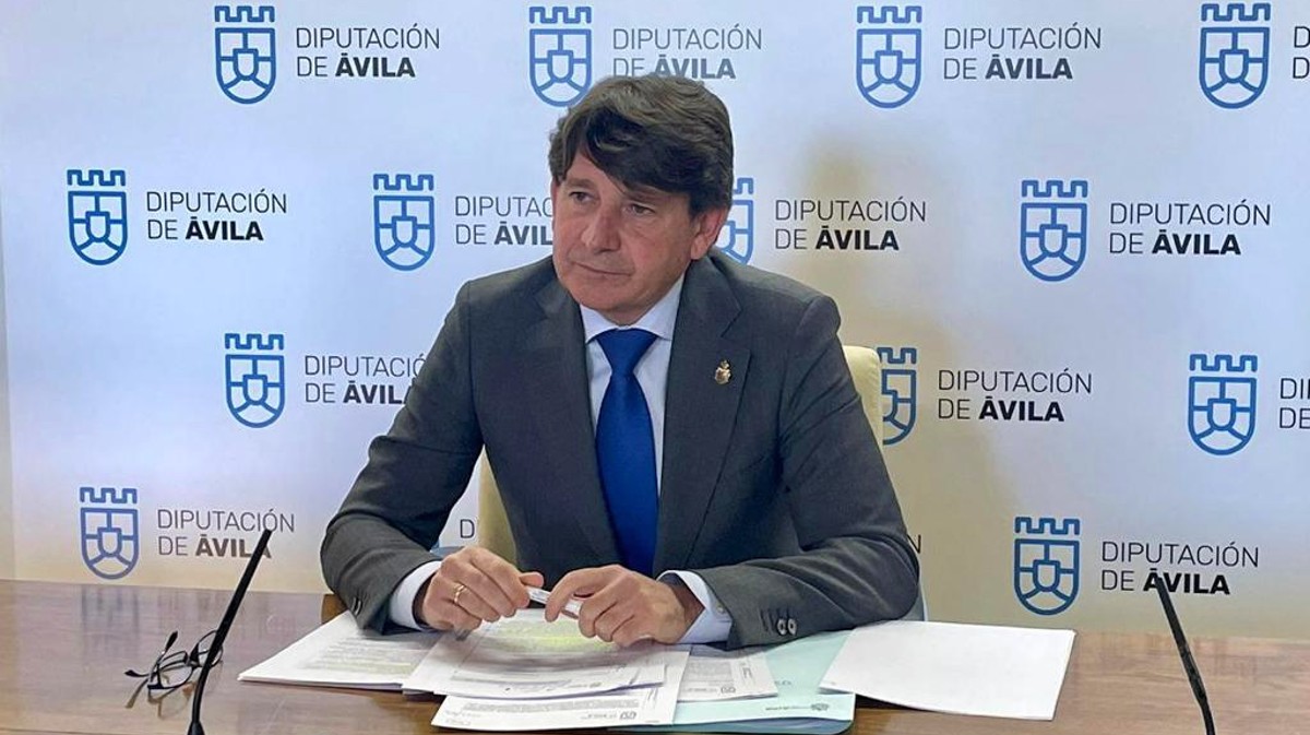 Sánchez Mesón explica los acuerdos de la junta de Gobierno.
