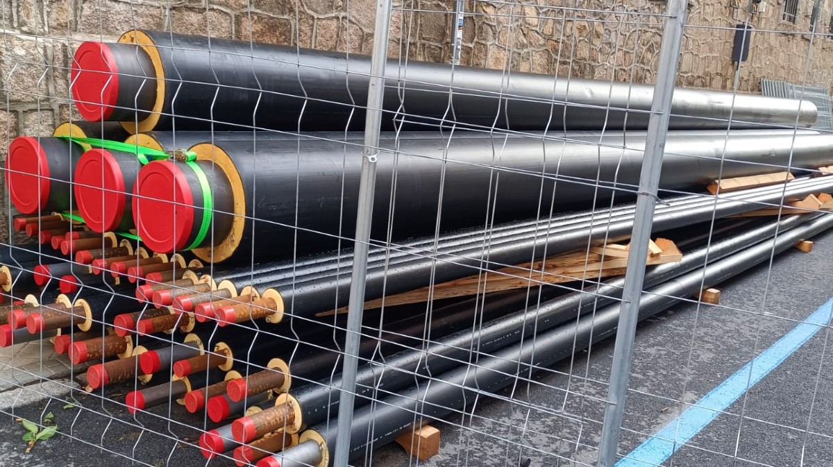 Obras de la red de calor en la calle Cuartel de la Montaña.