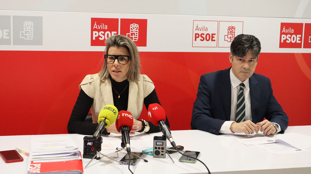 Eva Arias y Arturo Barral, portavoz y portavoz adjunto del PSOE en el Ayuntamiento