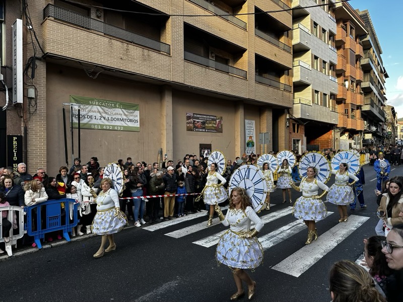 Desfile del concurso de adultos en el Carnaval de Arenas de San Pedro.