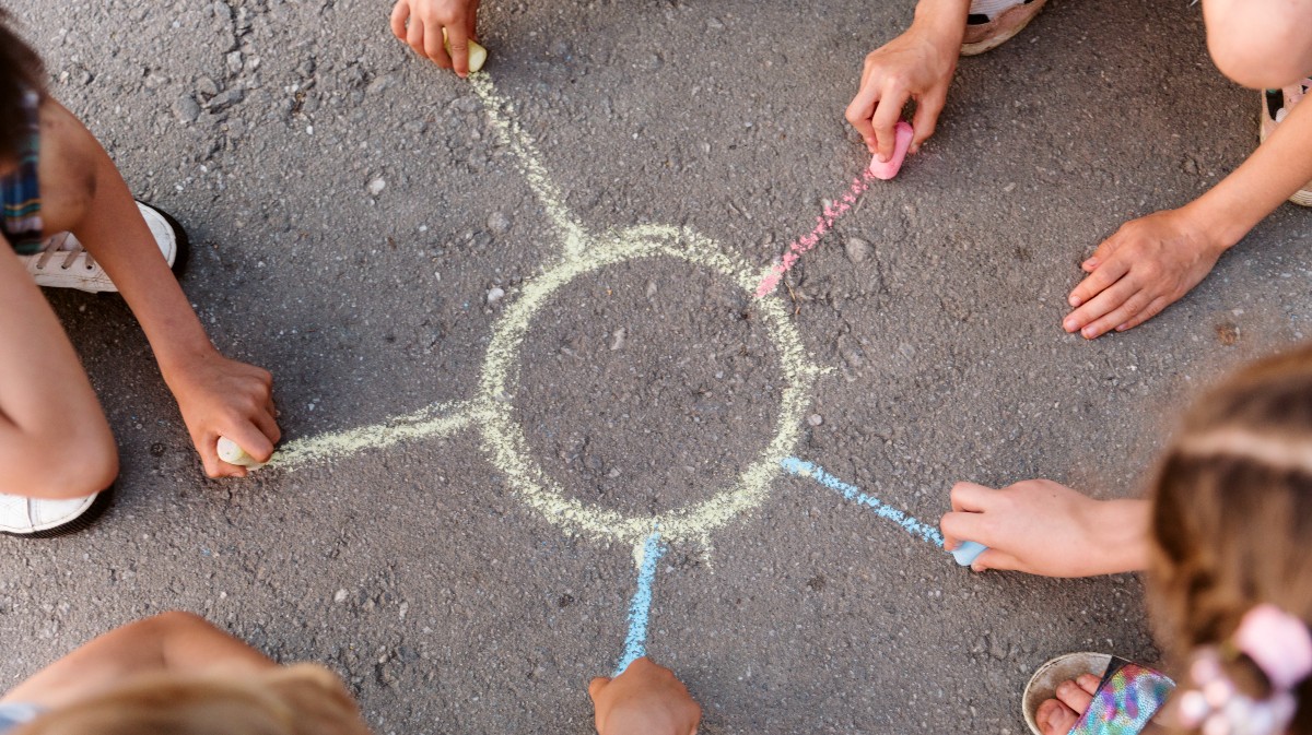 Imagen de archivo de niños en una actividad infantil.