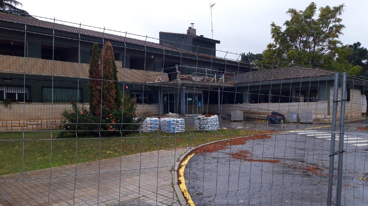 Obras paralizadas del Centro de Salud de Arévalo en 2023.