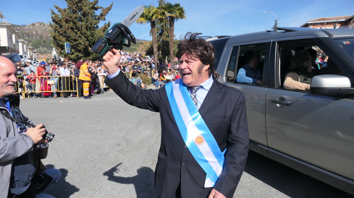 Javier Milei en el Carnaval de Cebreros.