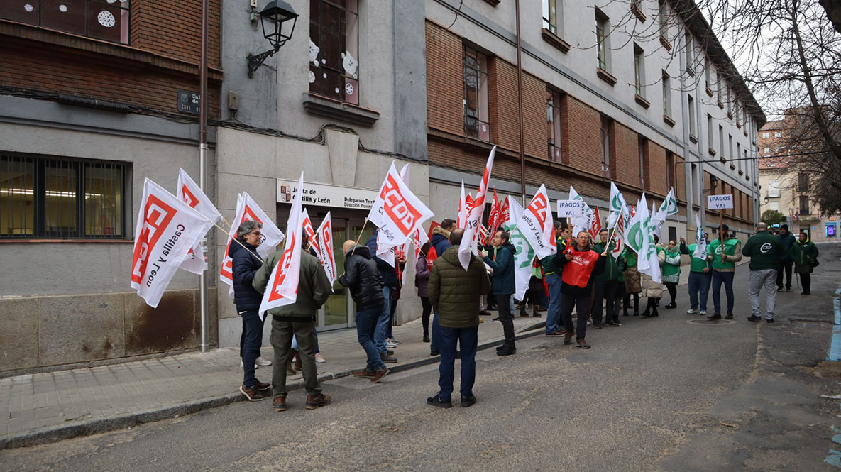 Concentraci&oacute;n en la Direcci&oacute;n Provincial de Educaci&oacute;n