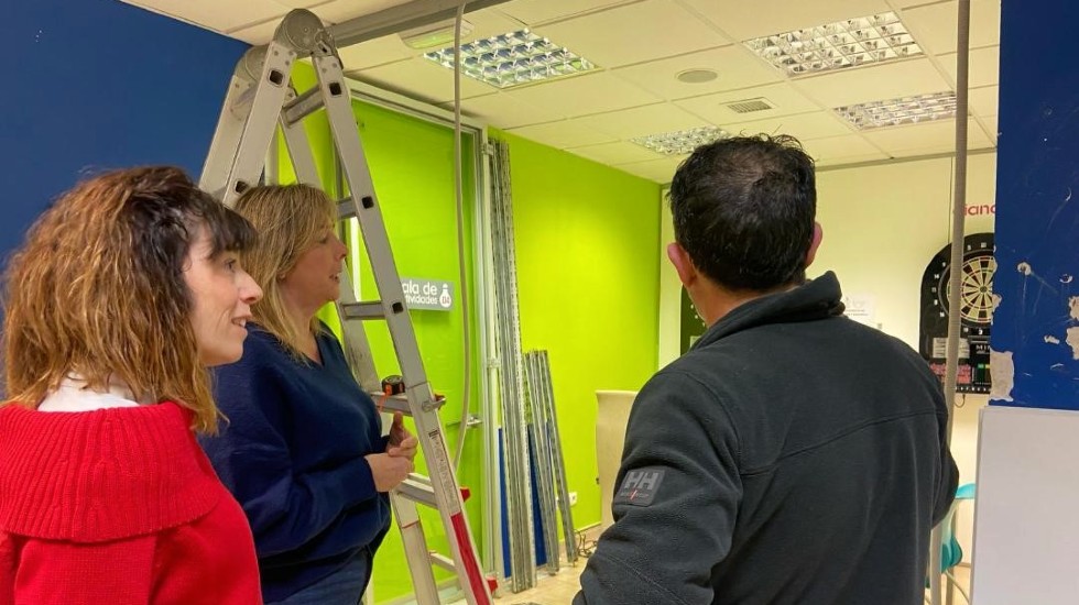 La teniente de alcalde visita La Casa de las Ideas.