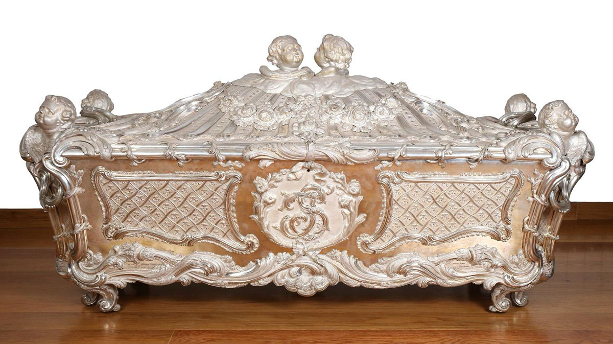 Sepulcro de Santa Teresa en Alba de Tormes (Salamanca).