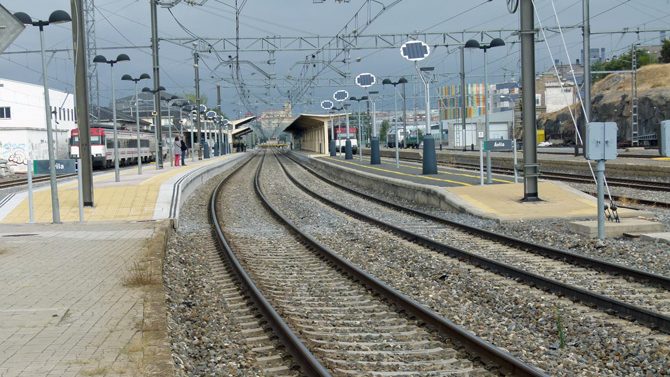 Quieren que la Diputación exija inversiones urgentes en las líneas ferroviarias para reducir los tiempos de viaje