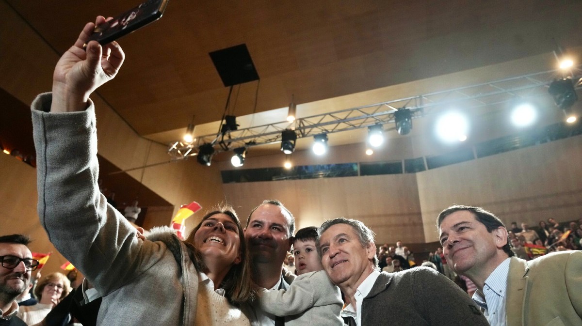 Autovía con la A-6, mejorar el tren e industrias: promesas de Feijóo para Ávila cuando llegue al Gobierno