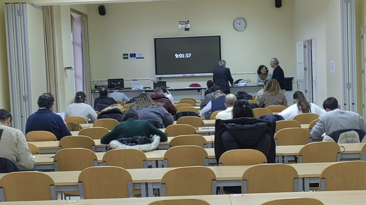 Alumnos en un aula de la UNED.
