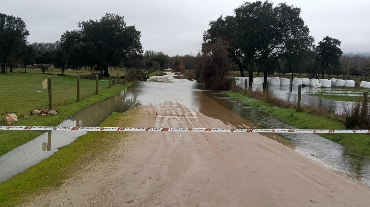 Más de 60 litros por metro cuadrado en Candeleda provocan inundaciones