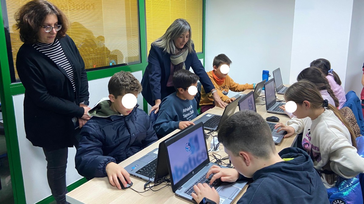 Taller de rob&oacute;tica en Roboticole.