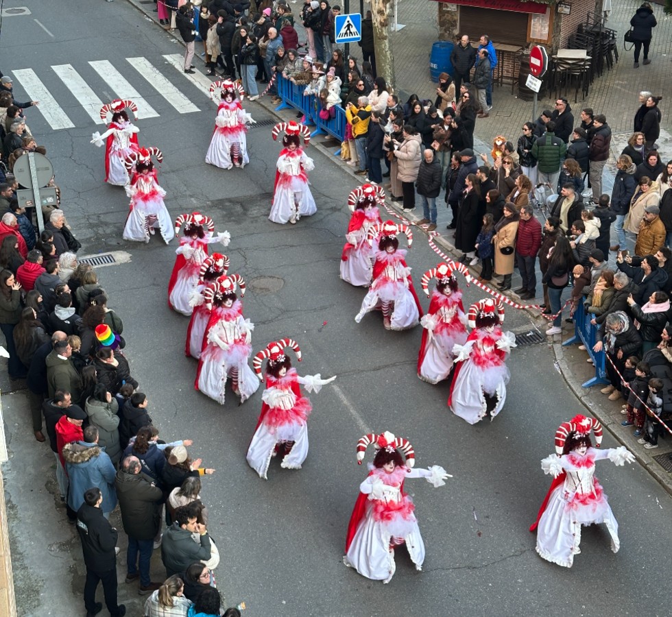 Desfile de Carnaval en Arenas, el s&aacute;bado.