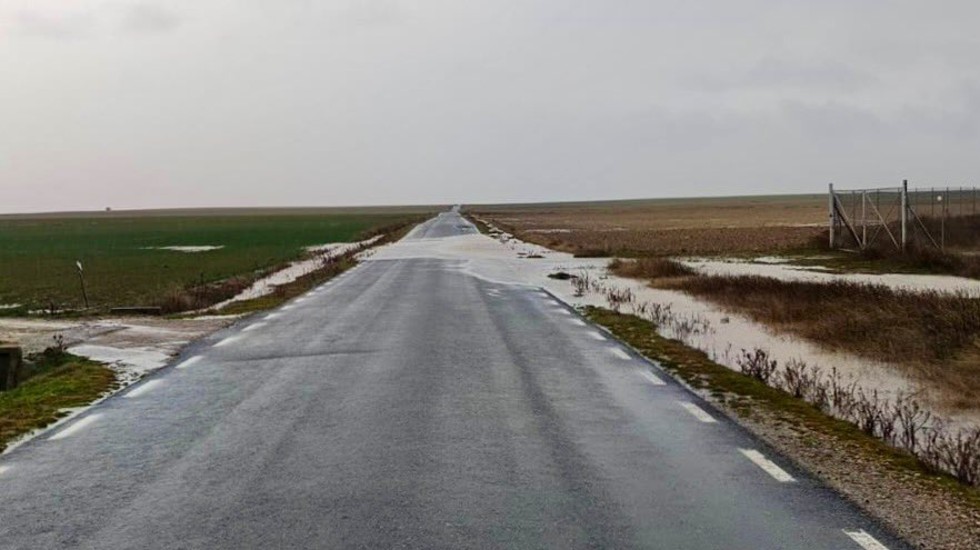 Las lluvias de la borrasca Leonardo obligan a cortar varias carreteras provinciales