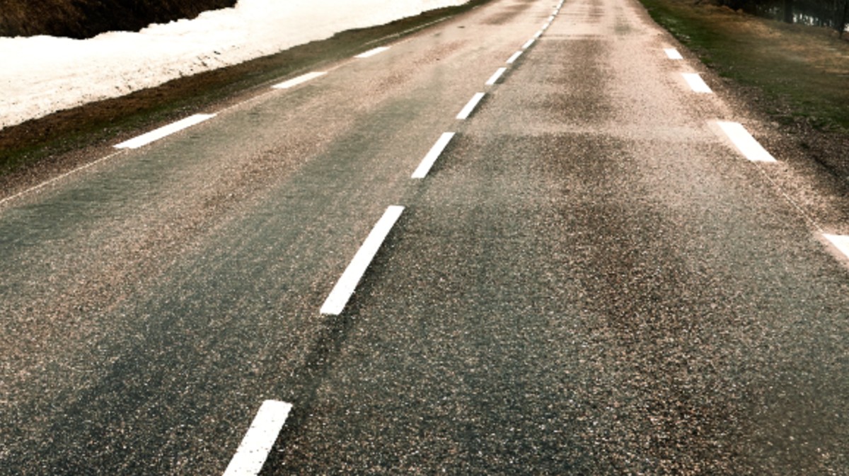 Imagen de archivo de una carretera con hielo.