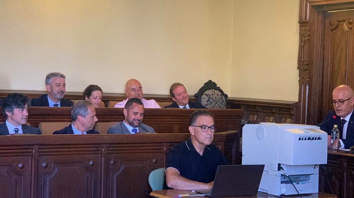 La suerte decidirá quién pasará el 15 de marzo en una mesa electoral