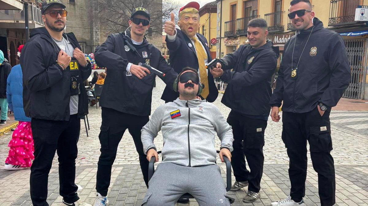 FOTOS | El Papa y Maduro se cuelan en el Carnaval de Cebreros, que no descansa