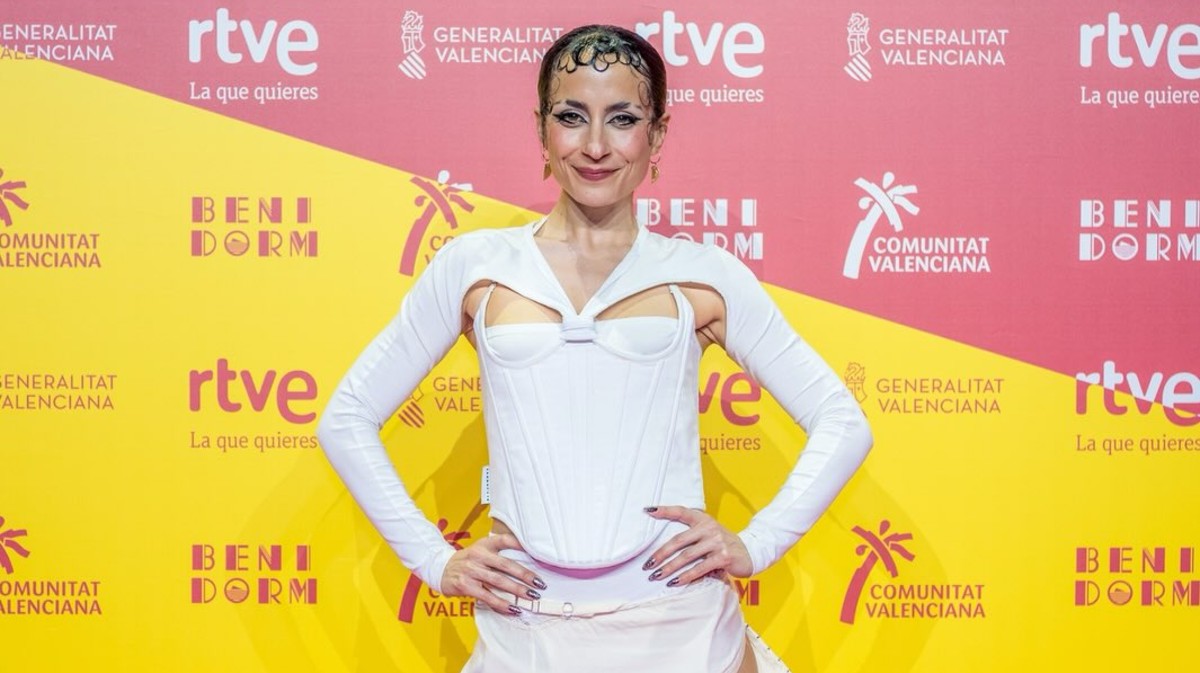 La favorita para ganar el Benidorm Fest participó en la inauguración de un local en Ávila