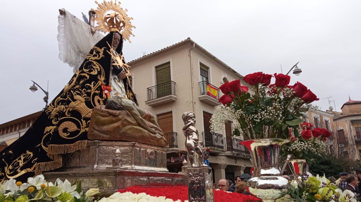 FOTOS | La patrona de Arévalo sale en procesión pese a la lluvia
