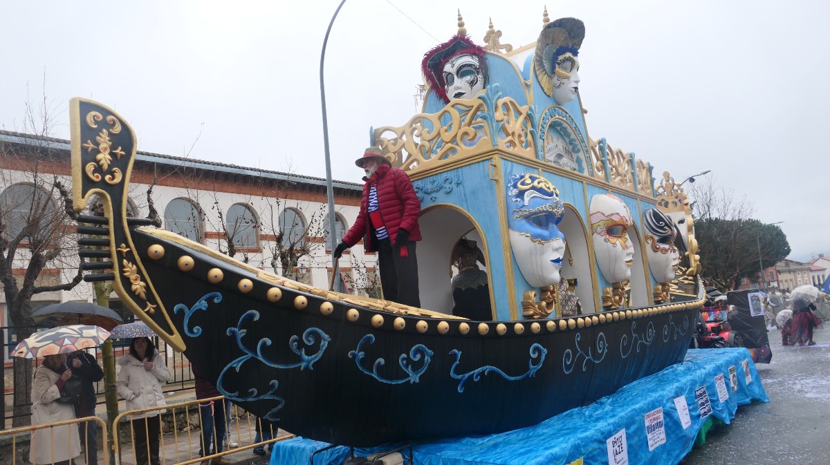 Desfile de Carnaval en Cebreros en 2025.