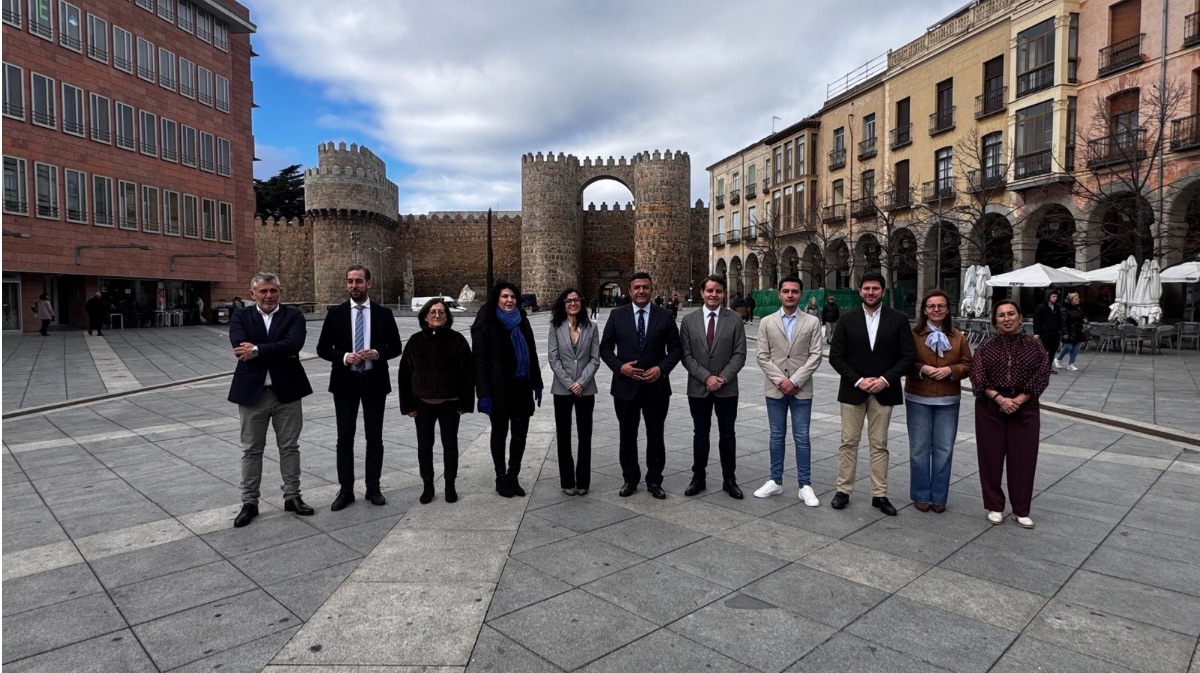 Bonificar peajes, atajar la falta de vivienda o mejorar la sanidad: compromisos del PP para Ávila