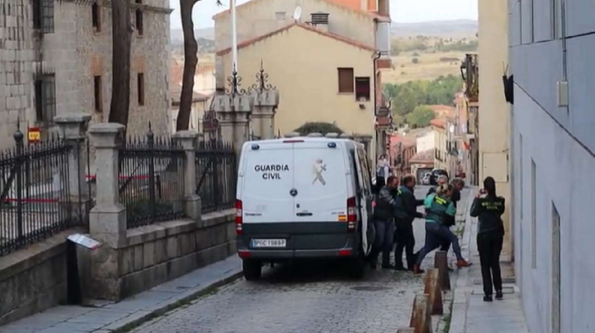 El condenado cuando fue detenido y lleg&oacute; a los juzgados de &Aacute;vila en 2022.