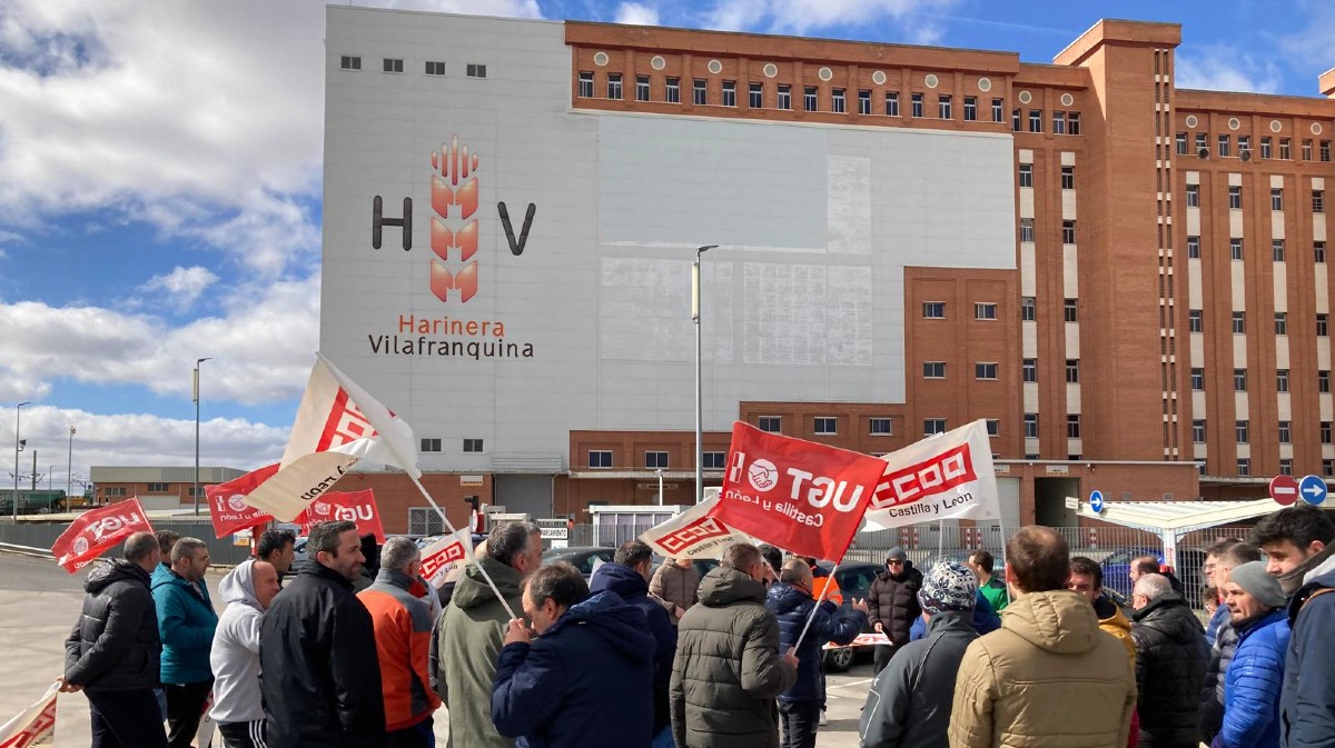 Los trabajadores de Harinera Vilafranquina exigen cumplir el convenio