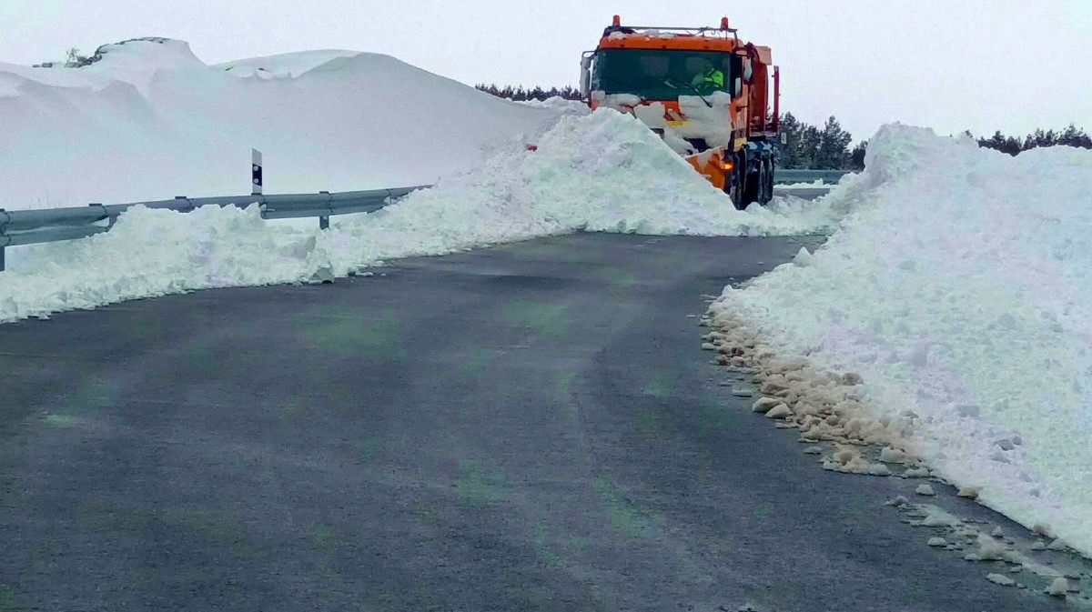 690 kilómetros de carreteras provinciales despejados con espesores de hasta un metro