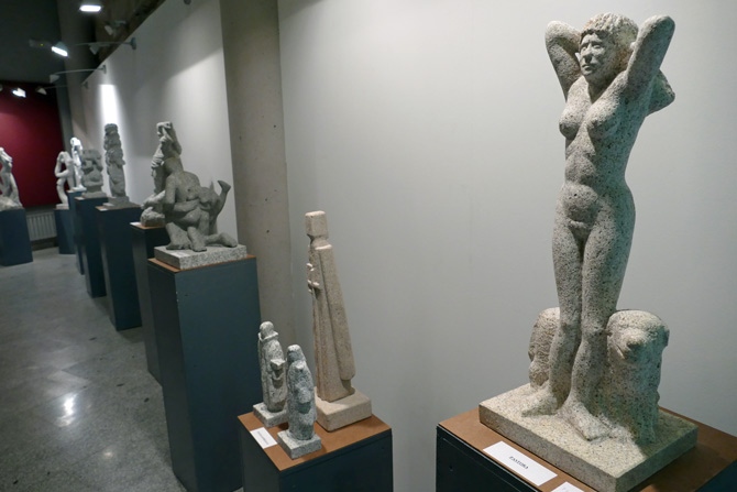 Esculturas de M&aacute;ximo Velayos.