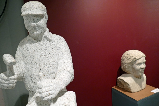 Esculturas de M&aacute;ximo Velayos.