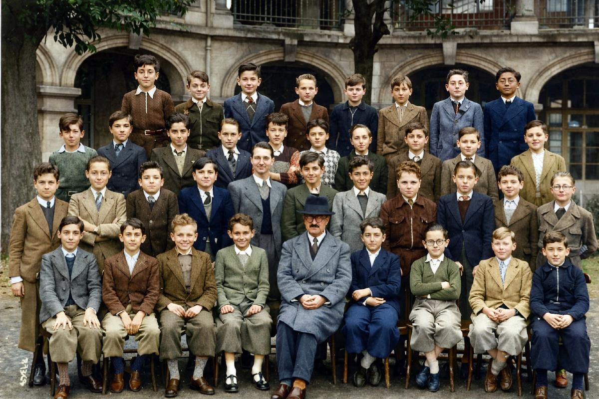 3. Grupo escolar del Liceo de Burdeos, 1939. Claudio S&aacute;nchez-Albornoz (profesor) y su hijo Nicol&aacute;s  (el m&aacute;s alto de la segunda fila).
