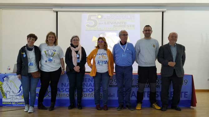 Raquel Martín (centro) en el Encuentro de Asociaciones del Camino de Santiago de Levante-Sureste.